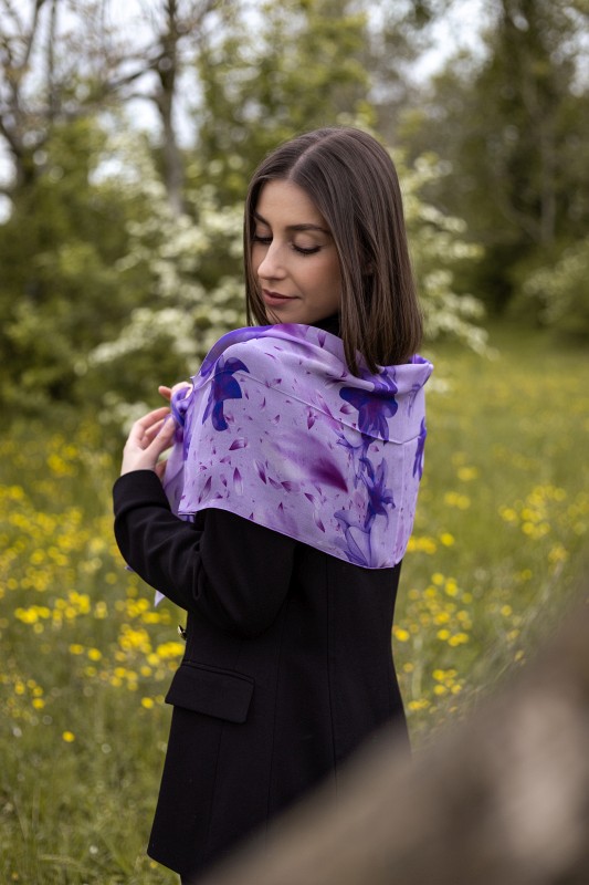 Shooting produit avec Léa - Foulard en soie violet - Photo 2