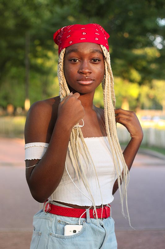 Portrait d'une jeune femme au parc de la tête d'or